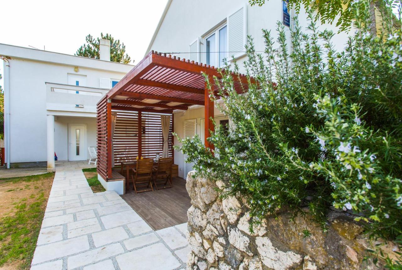 Happy Apartments Baska Exterior foto