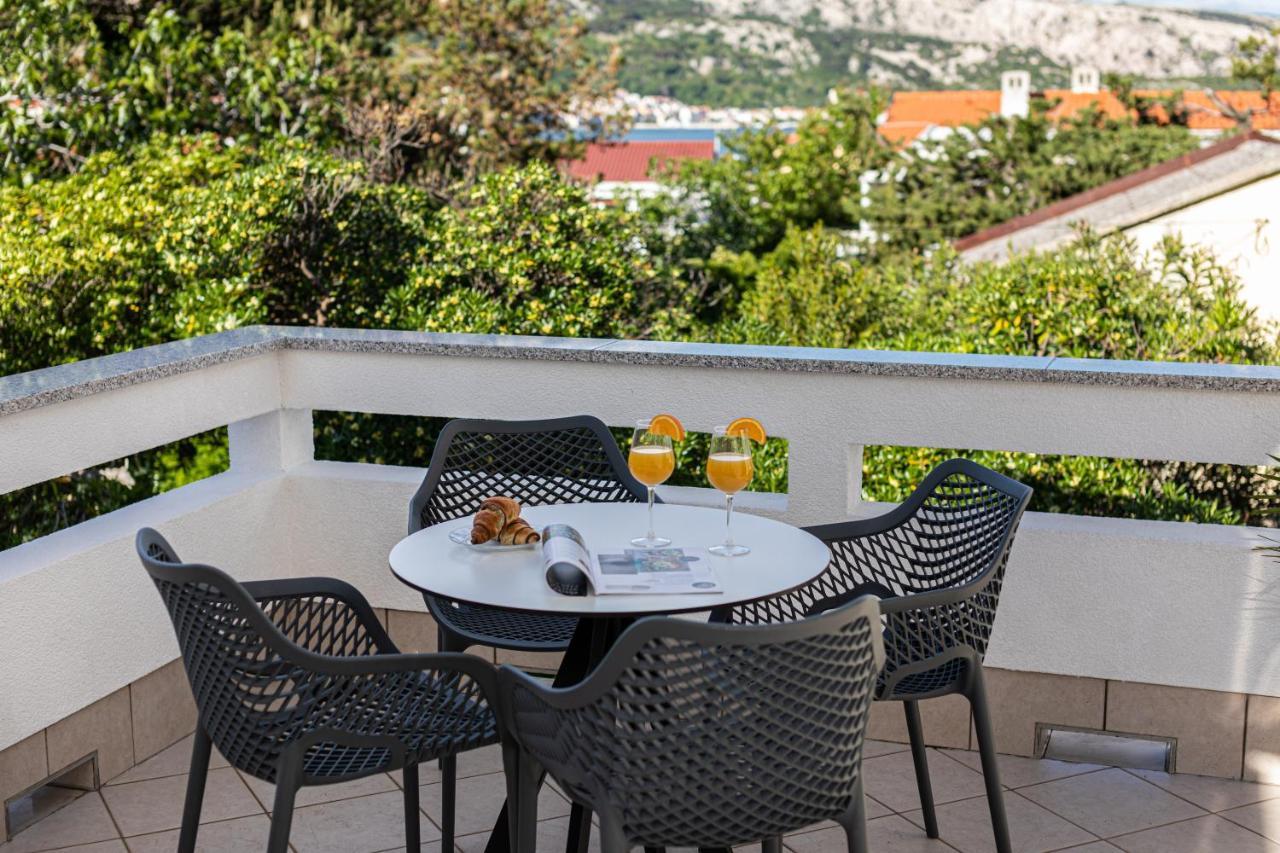 Happy Apartments Baska Exterior foto
