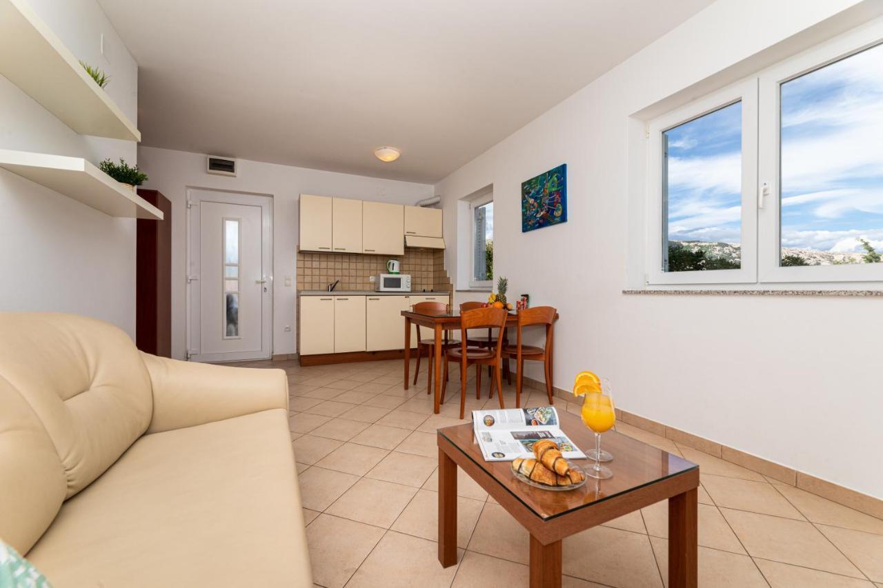 Happy Apartments Baska Exterior foto